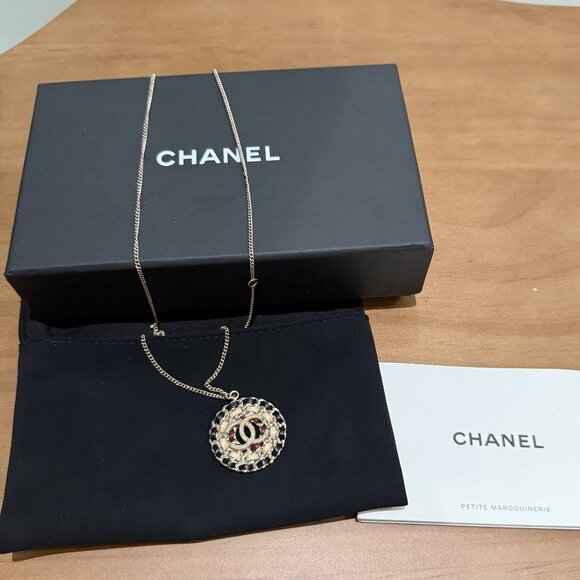 Chanel Lambskin Chain CC Necklace Gold with Pouch and Box - Picture 2 of 7